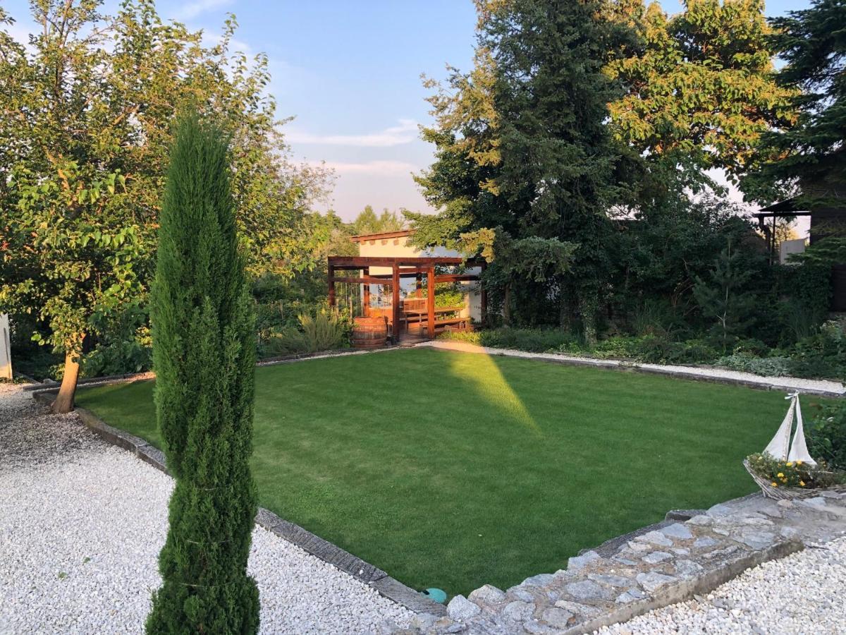 Madárlátta Vendégház Fertőrákos Exterior foto